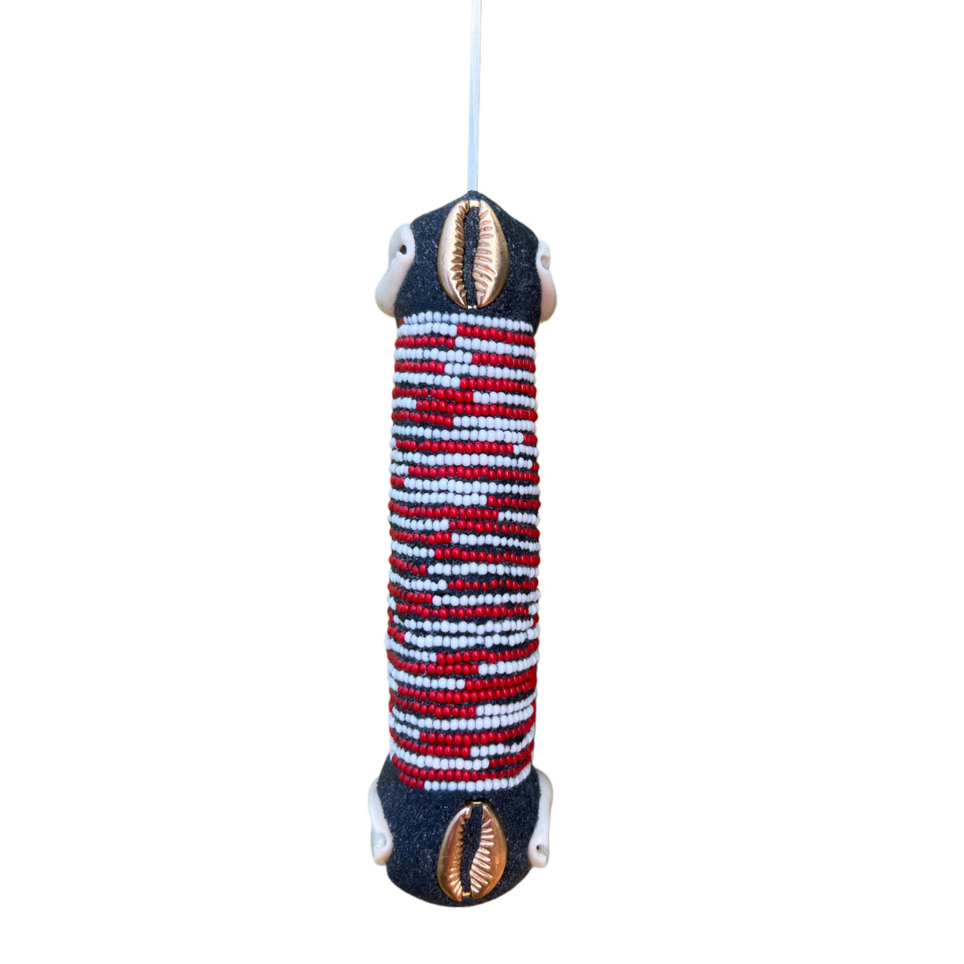 Pinaldo de Shangó – Beaded Handle with Cowrie Shells