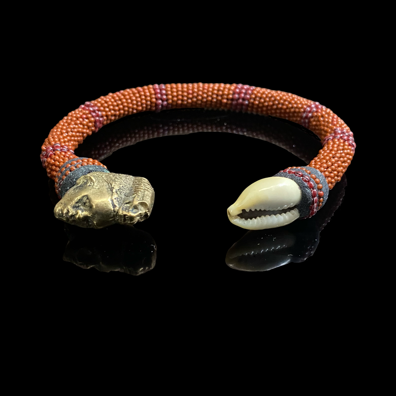 Oyá Ildé Bracelet – Handmade with Cowrie Shell & Bronze