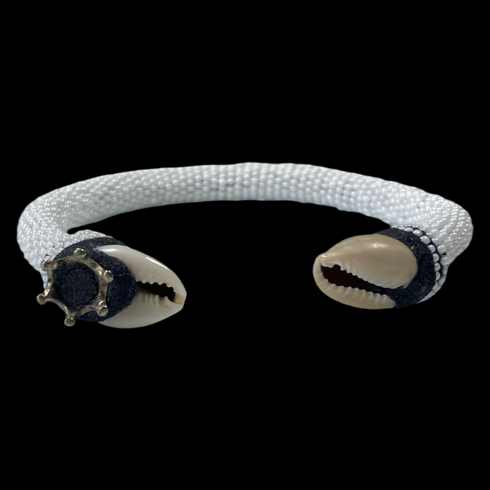 Obatalá Ildé Bracelet – White Beads with Cowrie Shells (4 Variants)
