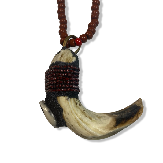 Eleke de Oya con Diente – Panteón Yoruba (Oya Necklace with Tooth)