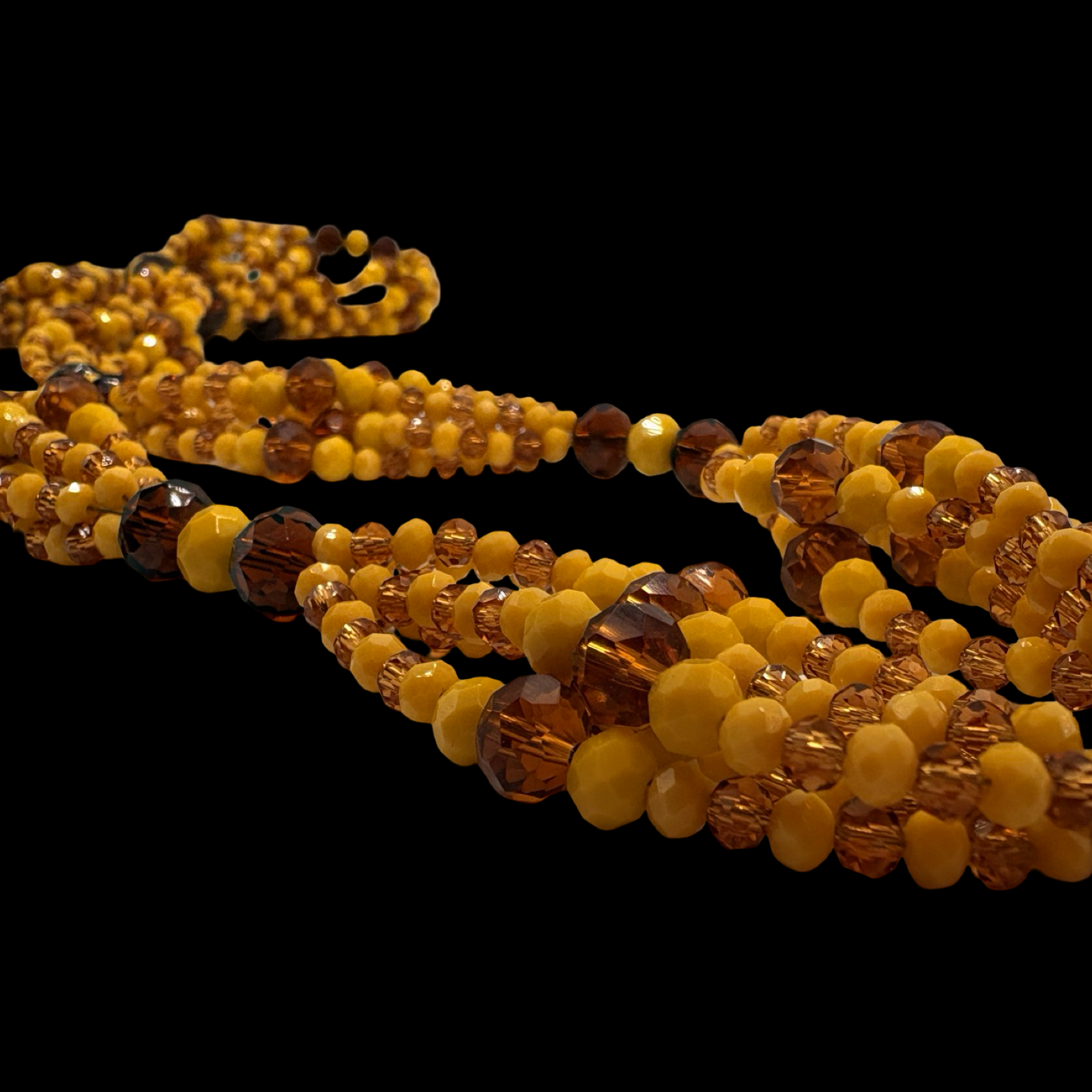 Oshun Gala Necklace – Handmade with Beads & Cowrie Shells