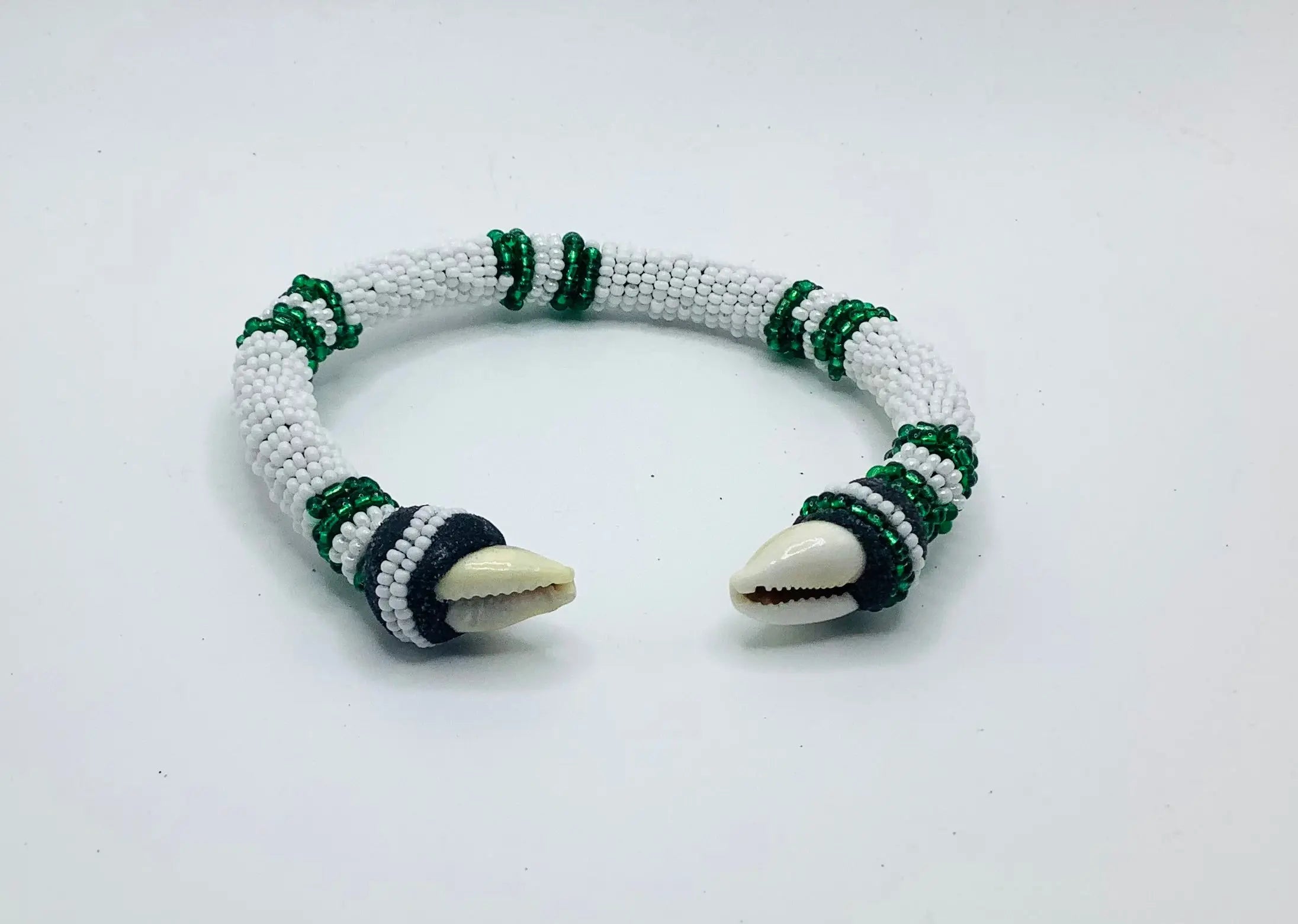 Bracelet / Mania / ilde de differente Orishas/Santos con Cowrie SanteriaGuide