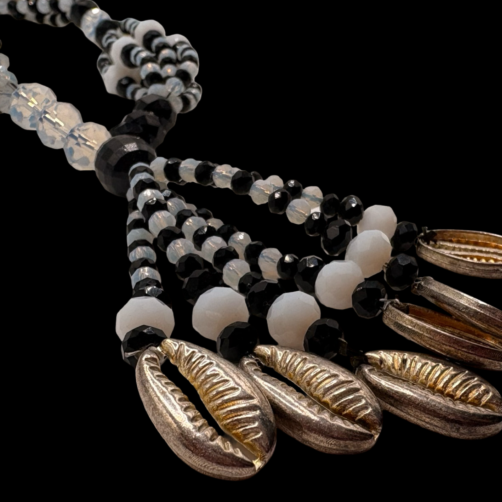 Eshu Afra Gala Necklace – Handmade with Beads & Cowrie Shells