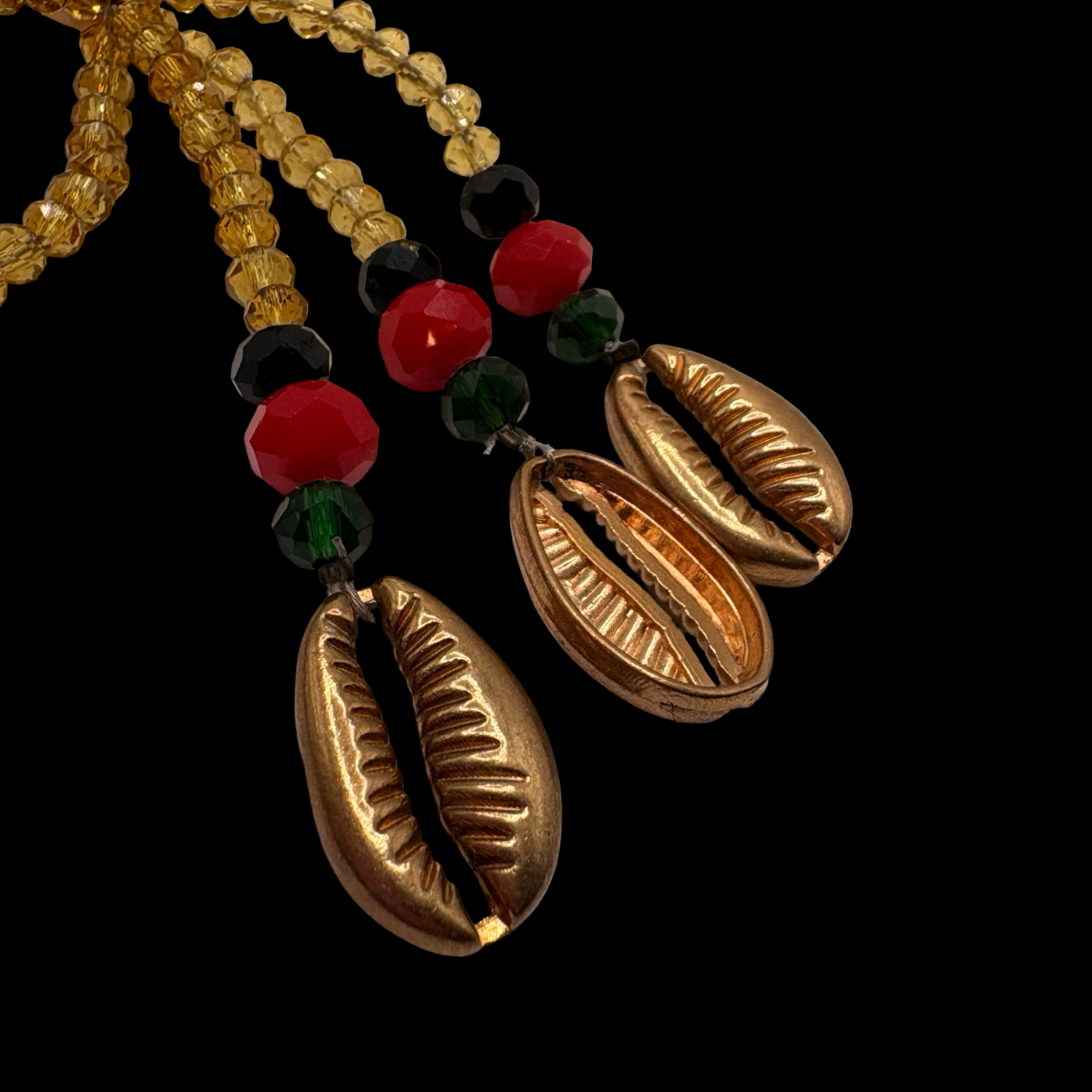 Oshun Ibu Kole Gala Necklace – Handmade with Beads & Cowrie Shells