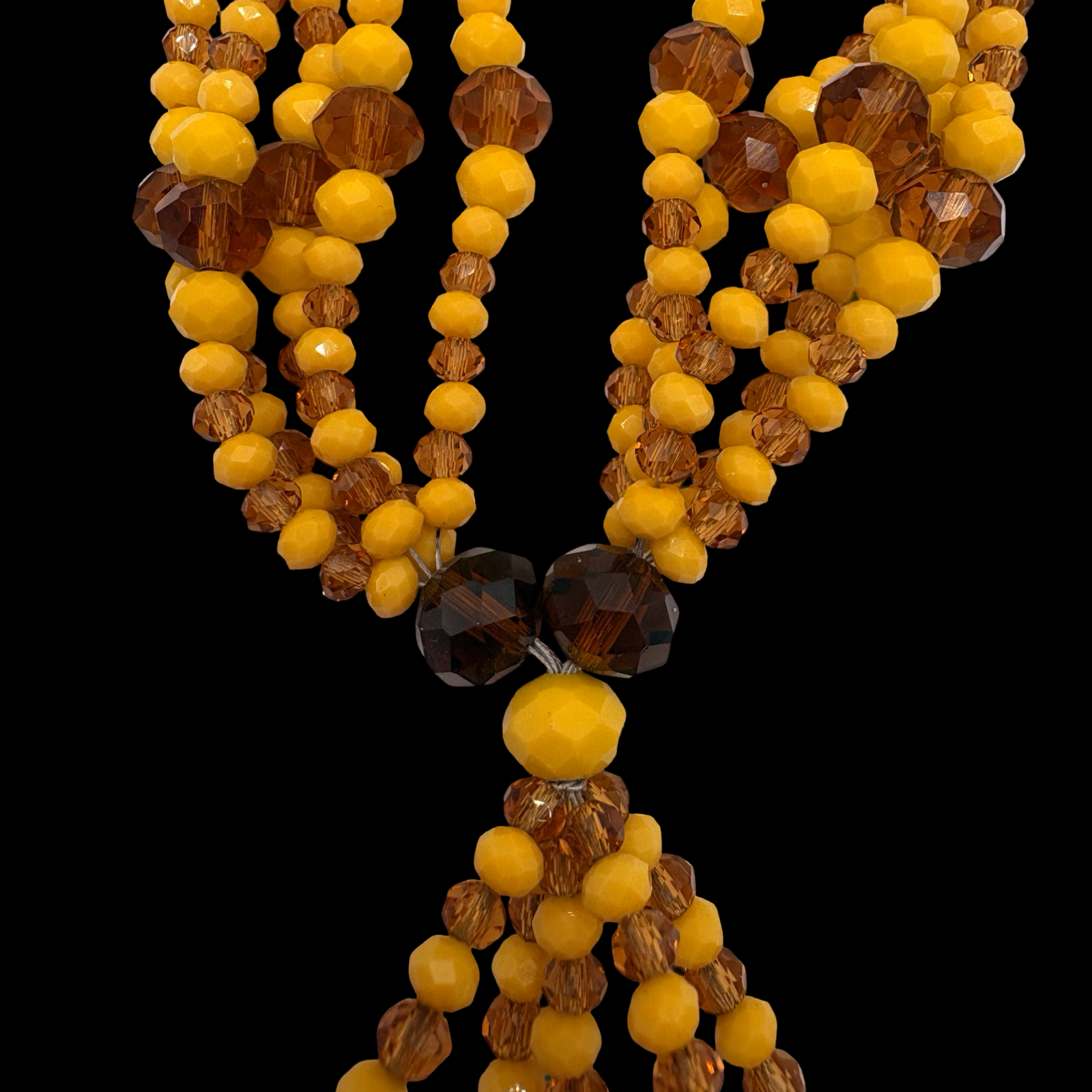 Oshun Gala Necklace – Handmade with Beads & Cowrie Shells