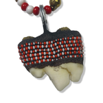 Collar Eleke de Shango hecho a mano - Orisha de la Santería Yoruba rojo, blanco y con dientes